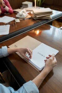 Invoice Factoring Services: How Businesses Turn Outstanding Invoices into Immediate Capital